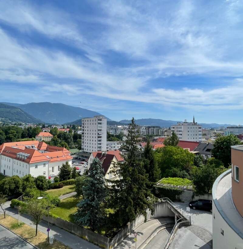 Villach: Sonnige, gepflegte Singlewohnung im Zentrum mit Weitblick