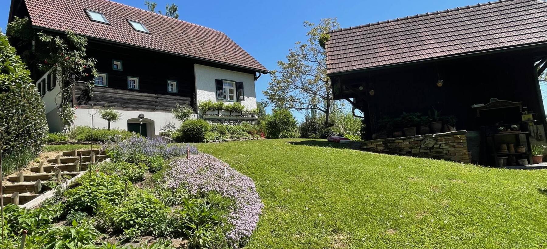 Außergewöhnliches Anwesen mit Kellerstöckl im Kunstgarten